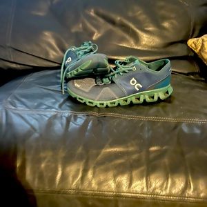 On cloud size 10 1/2 excellent condition